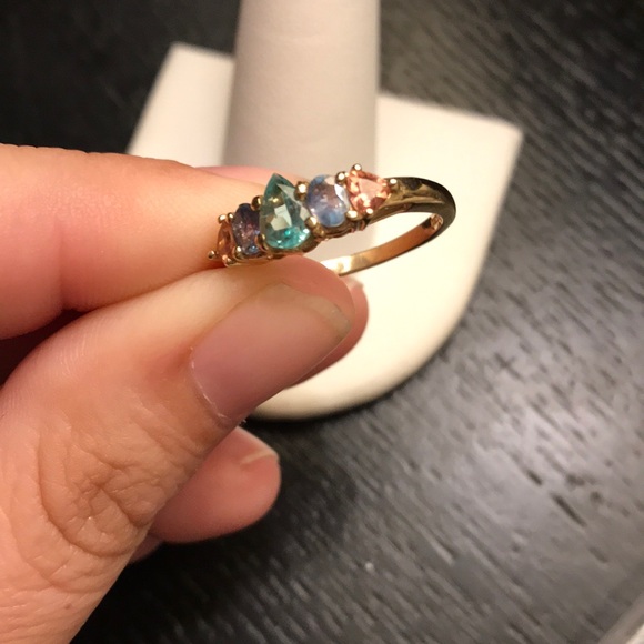 14k gold Gemstone ring size 6